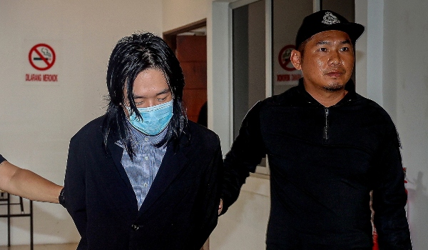 You Wei mengaku tidak bersalah atas pertuduhan menyebabkan kecederaan parah dengan menikam leher bekas teman wanitanya/Foto BERNAMA